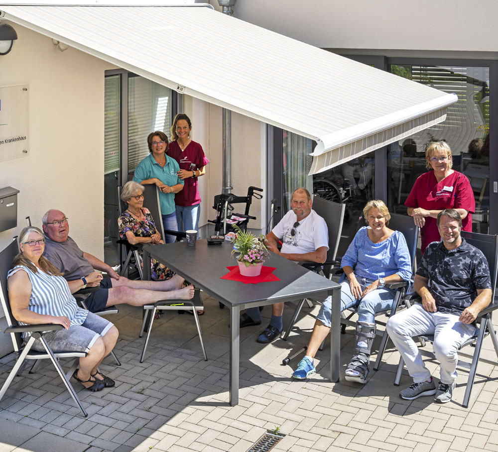 Die Zahnmedizinische Gemeinschaftspraxis Schmitz & Ebel hat das Hospiz am Quirlsberg mit 3.000 Euro bei der Anschaffung einer Markise unterstützt.